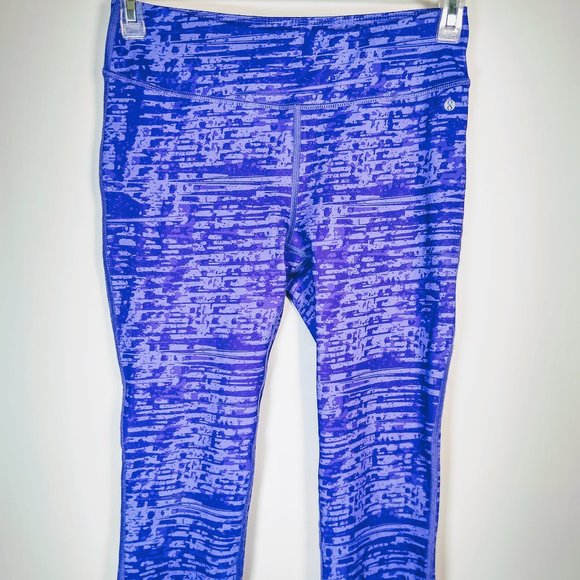 Layers Women's Capri Blue Yoga Pants Size Medium - Picture 1 of 8